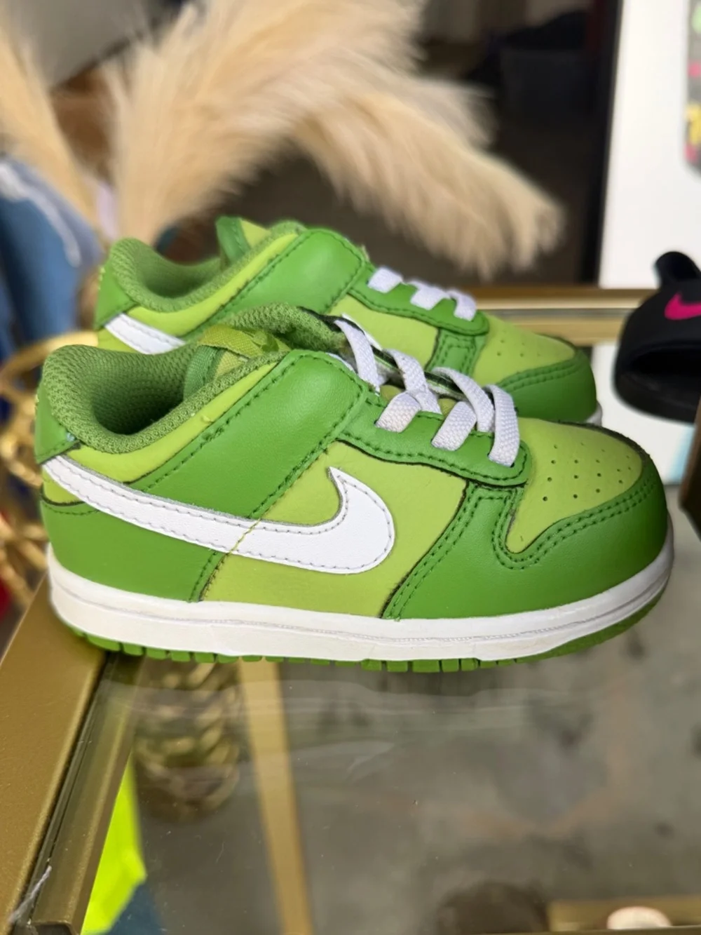 Boys 7C Nike Dunk Low “Green Bean” Green and White - Picture 3 of 5